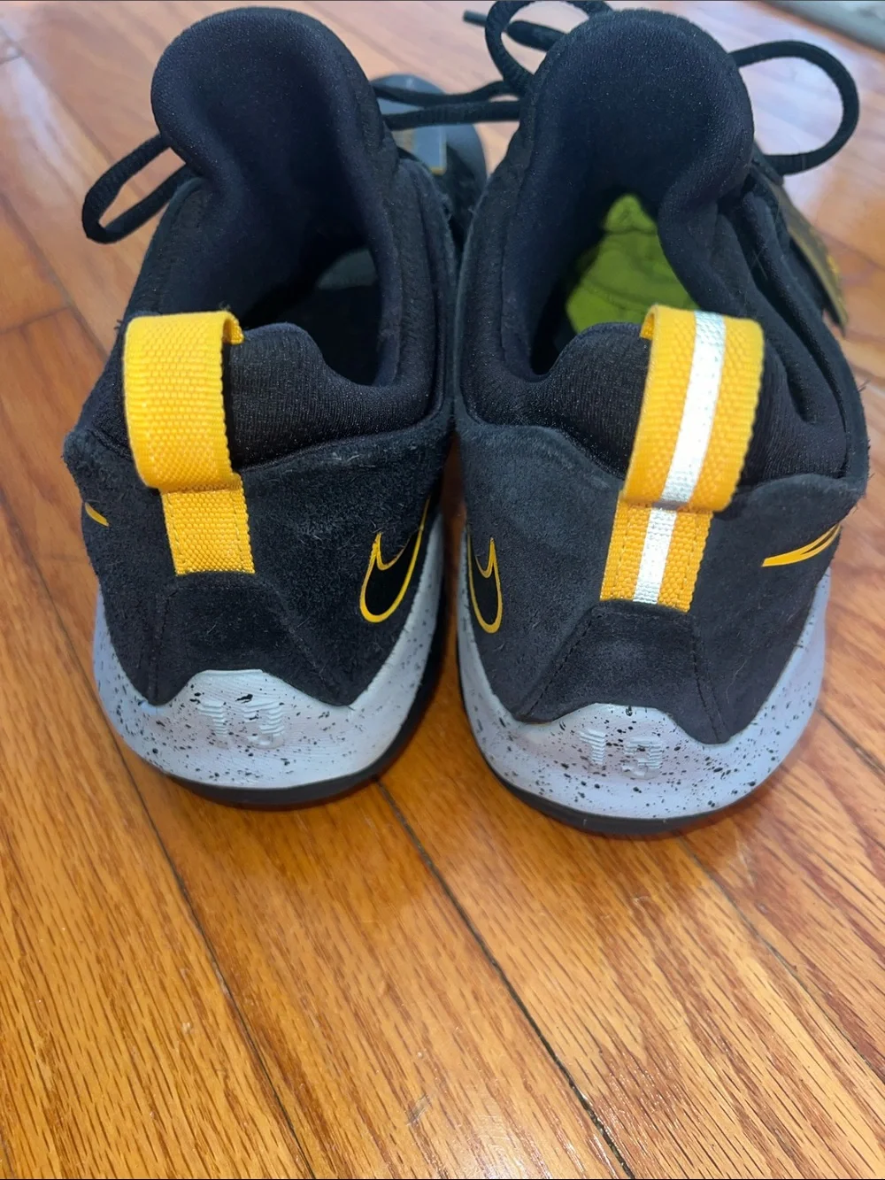 Nike PG1 Paul George Men’s Basketball Sneakers